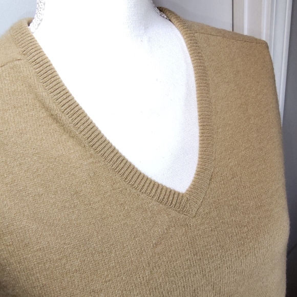 Vintage 60s Australian lambs wool v-neck sweater - Picture 3 of 9